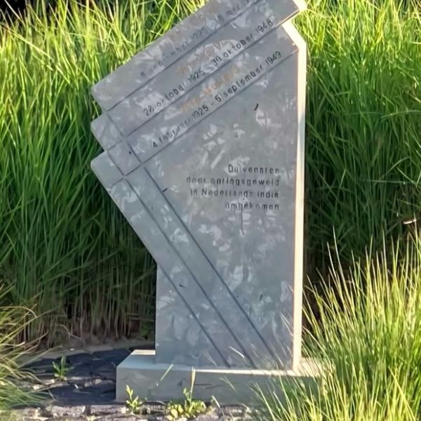 Indië-monument a/d Rijksweg in Duiven